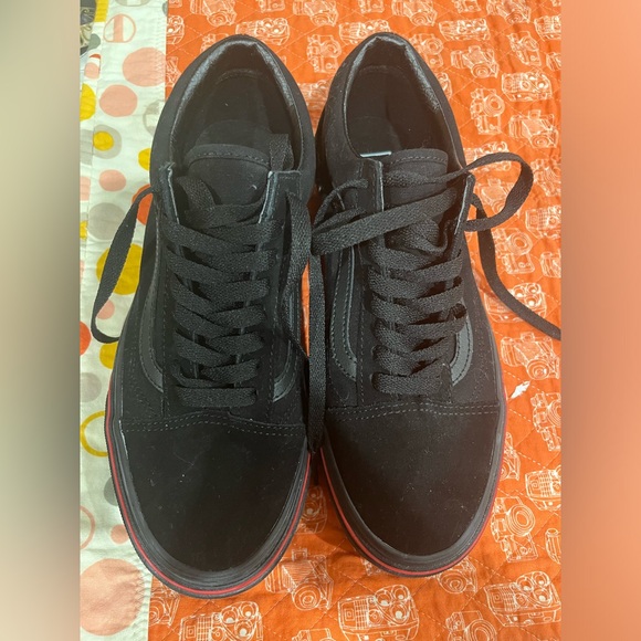 Vans - Picture 2 of 4